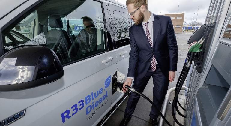 R33-BlueDiesel-biocombustible-volkswagen.jpg