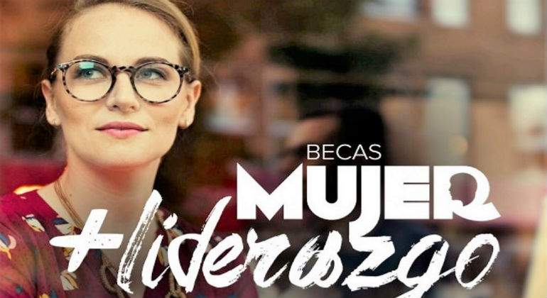 Beca-Mujer--Liderazgo1111111.jpg