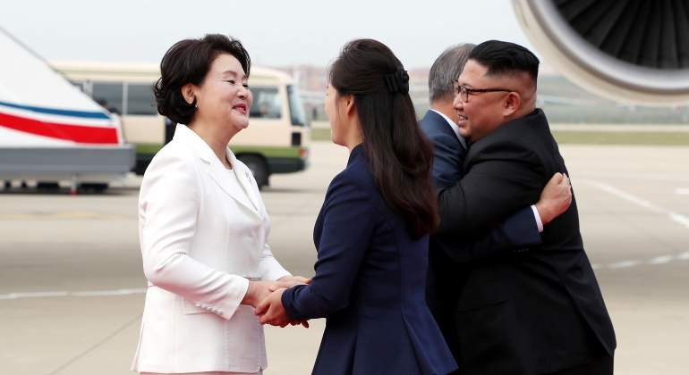 coreas-abrazo-reuters.jpg