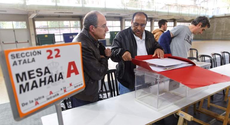 mesas-electorales-26mayo-efe.jpg