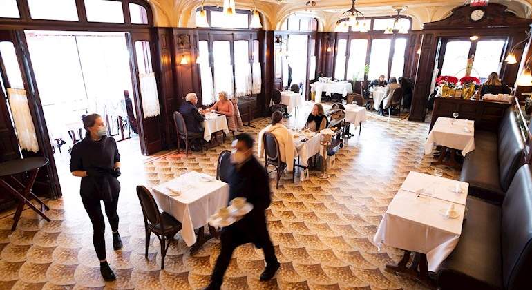 restaurante-ny-covid-efe.jpg