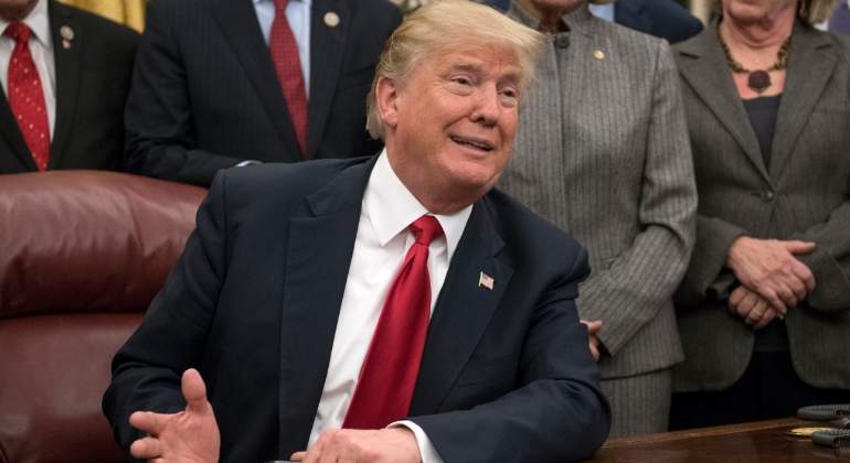 trump-despacho-oval-ene17-efe.jpg