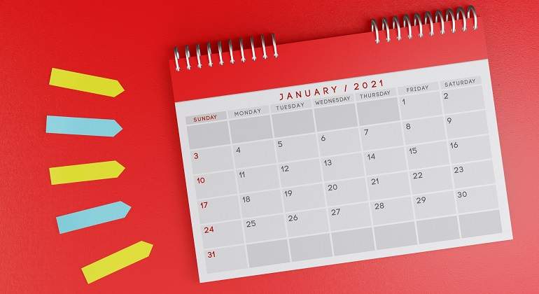 Un-calendario-rojo-que-marca-enero-del-2021-iStock.jpg