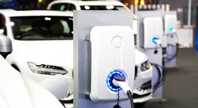 recarga-vehiculos-electricos.jpg