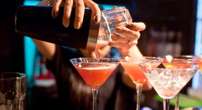 770x420-bartender-mujer-dreamstime.jpg