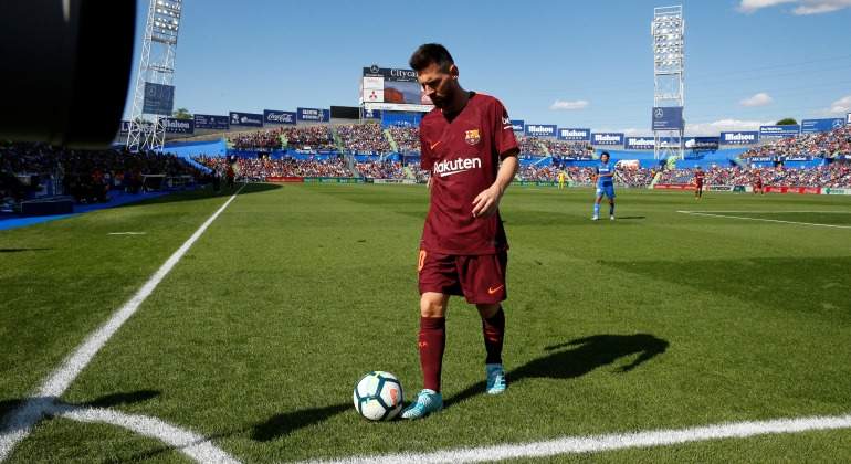 Messi-corner-Getafe-2017-Reuters.jpg