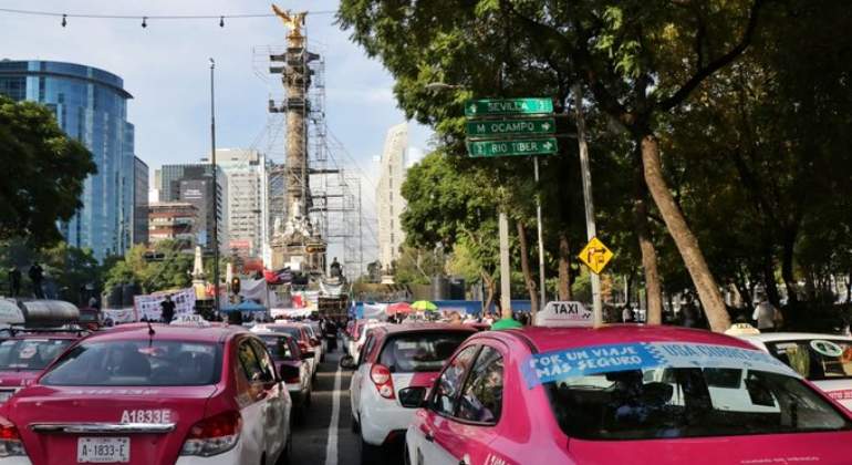 taxistas-angel-de-la-independencia-1.jpg