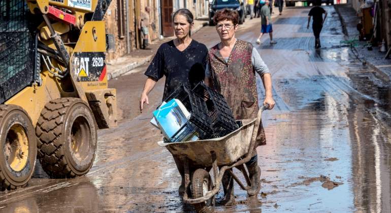 inundaciones-mallorca-carretilla-efe.jpg