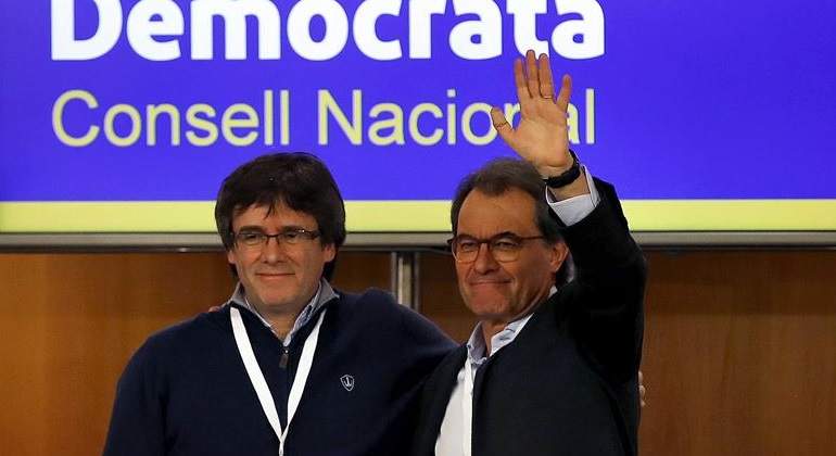 puigdemont-mas-pdecat-efe.jpg