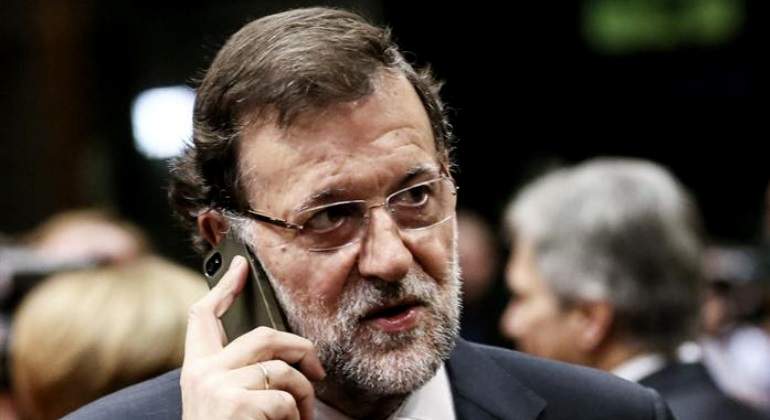 rajoy-telefono-efe.jpg