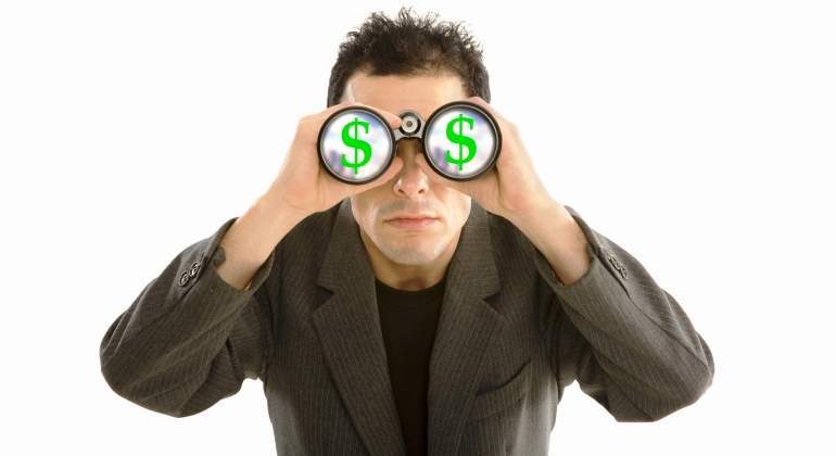 prismaticos-dolares-inversor-getty.jpg