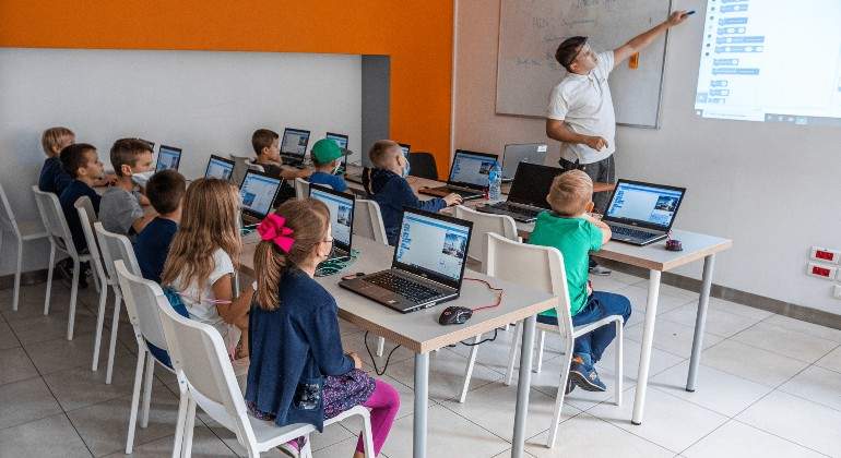 Coding-Giants-aterriza-en-Espana-con-el-objetivo-de-educar-a-400-ninos-y-adolescentes-en-programacion-el-proximo-ano-escolar_1.jpg