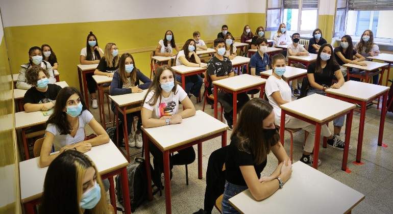 estudiantes-mascarillas-1.jpg