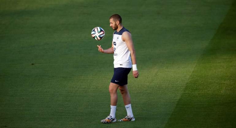 benzema-entrenamiento-francia-reuters.jpg