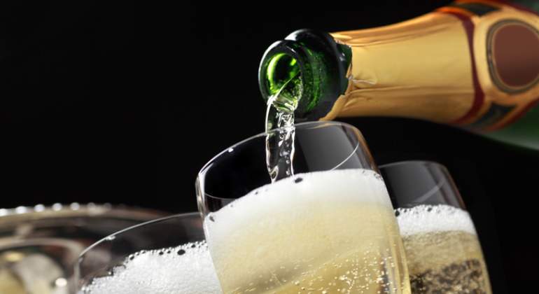 770-420-champan-copas-botella-istock.jpg