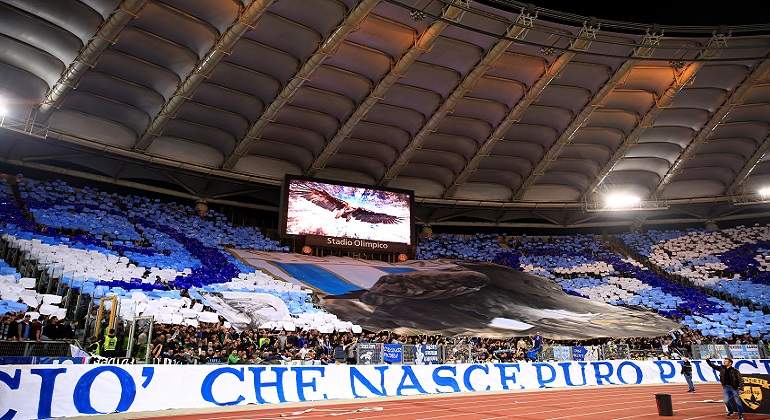 Aficion-de-la-Lazio-de-Italia-lanza-mensaje-sexista-durante-partido.jpg