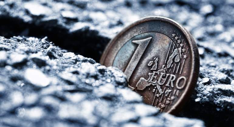 euro-crack-ground.jpg