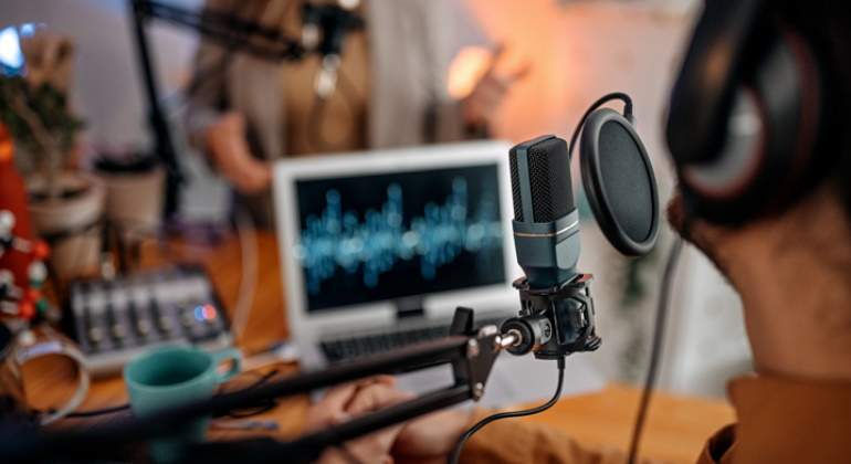 770-420-microfono-podcast-istock.jpg