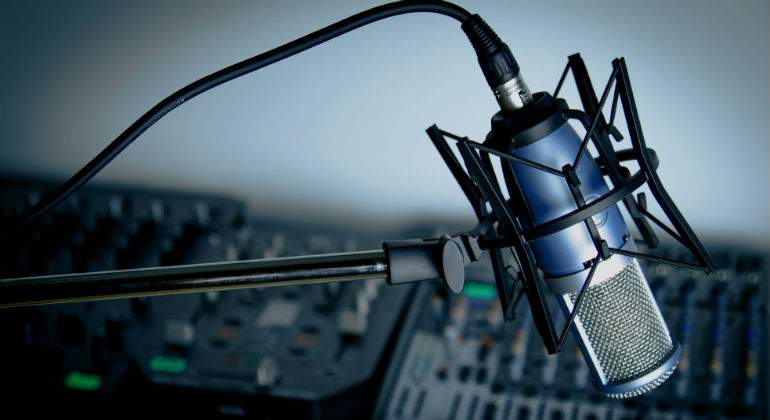 RADIO-defini.jpg