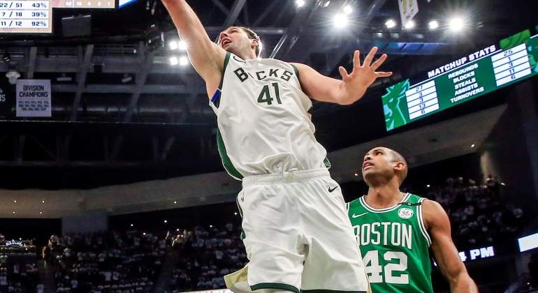mirotic-celtics-partido2-efe.jpg