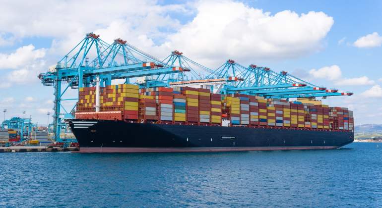 barco-portacontenedores-suministro.jpg