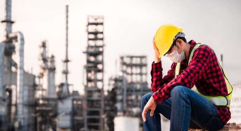 trabajador-cabizbajo-istock.jpg