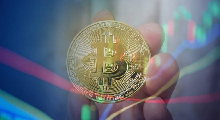 bitcoin-mano-charts-dreams.jpg