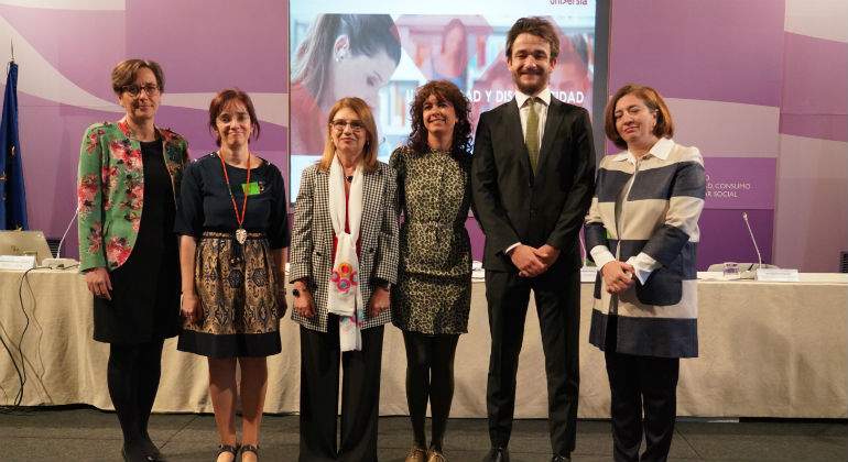 FAMILIA-defini.jpg