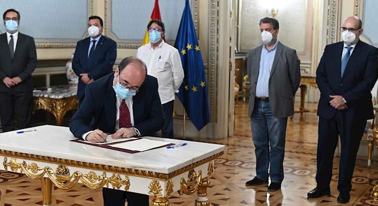 iceta-firma-interinos-efe.jpg