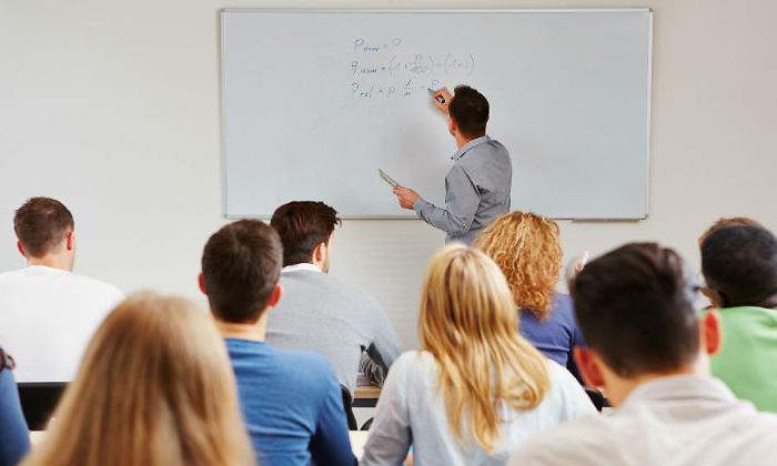 CLASE-UNIVERSIDAD111111111.jpg