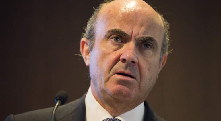 guindos-micro-fondo-marron.jpg