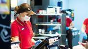 ¿Faltan trabajadores en EEUU? Un McDonalds de Illinois regala un iPhone a quien aguante seis meses