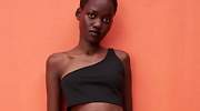 Los tops de Zara que aún puedes comprar por menos de 4 euros y que serán tu mejor fondo de armario