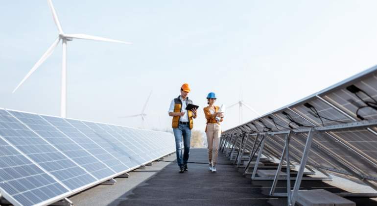 770-420-energia-renovable-paneles-istock.jpg