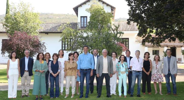 pedro-sanchez-ministros-verano-2018.jpg