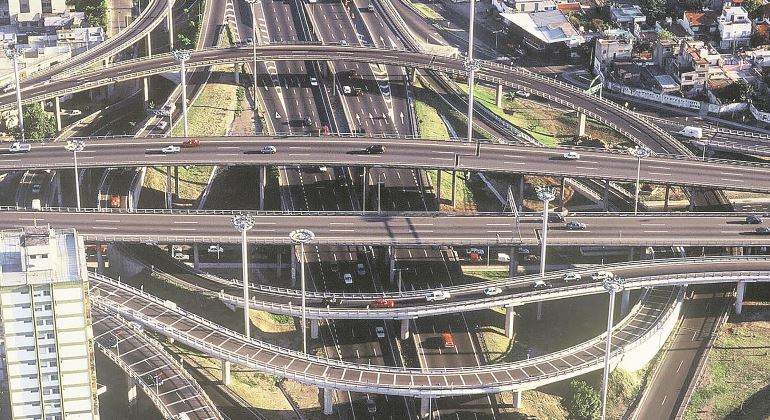 autopistas-cruce-abertis-770.jpg