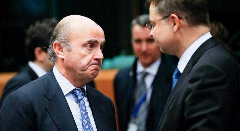 guindos-Dombrovskis.jpg