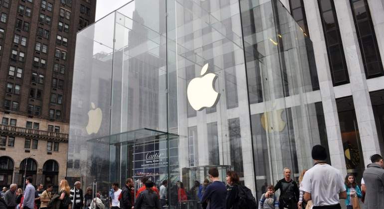 apple-dreamstime.jpg
