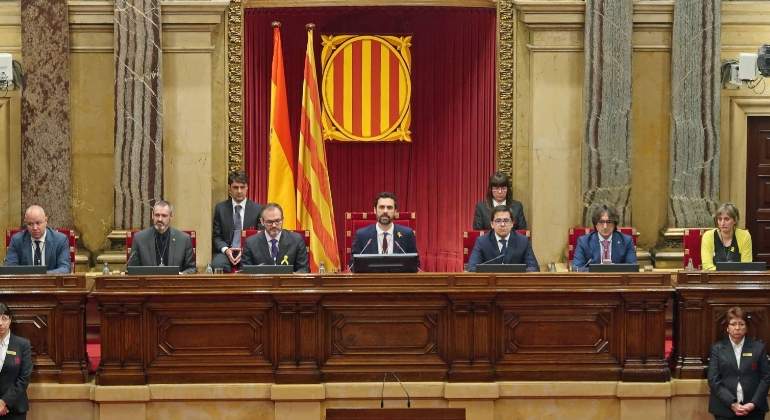 mesa-parlament-completa-17enero2018.jpg