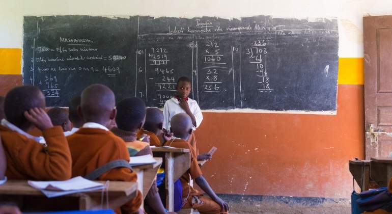 escuela-en-Tanzania.jpg