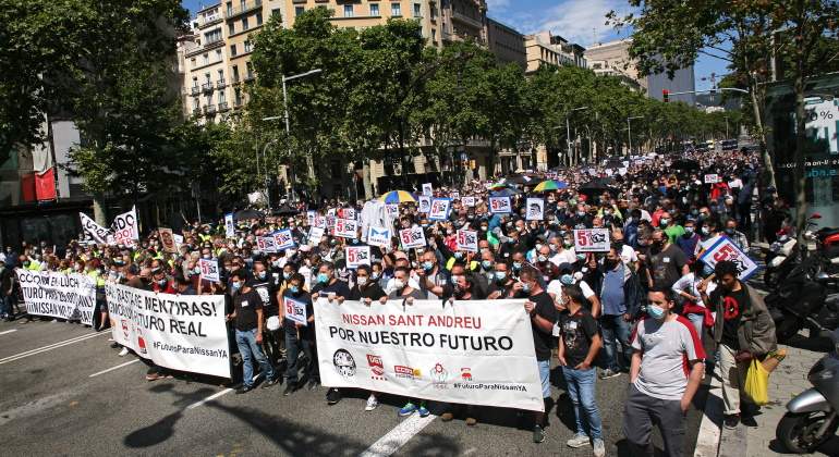 trabajadores-nissan.jpg