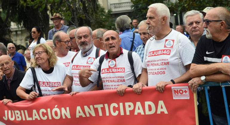 pensionistas-congreso-26-sept-efe.jpg