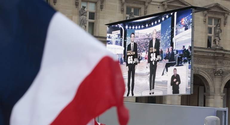 francia-elecciones-pantalla-reuters.jpg