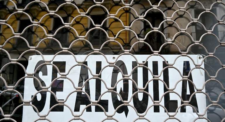 alquila-local-verja-getty.jpg_