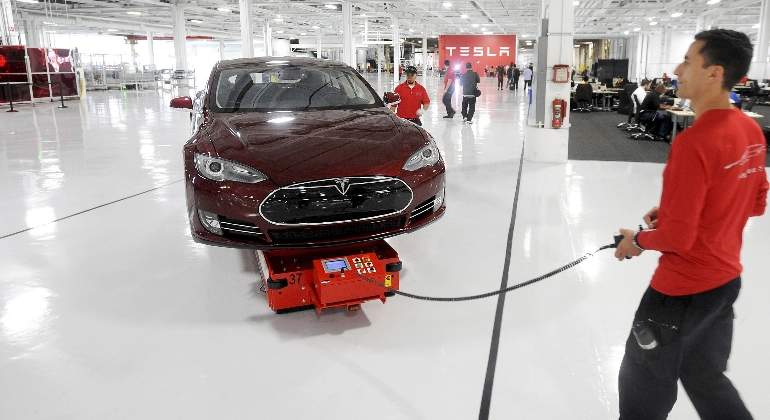tesla-fabrica-reuters.jpg