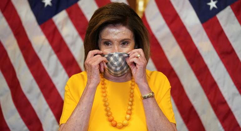 nancy-pelosi-mascarilla-banderas-eeuu-mayo2020-reuters-770x420.jpg