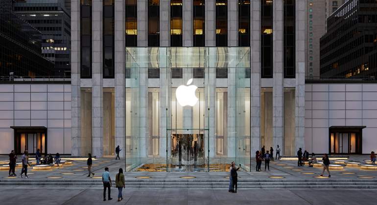 Apple-Store-fifth-avenue-1.jpg