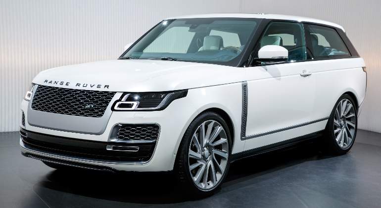 Range-Rover-SV-Coupe-2018-01.jpg
