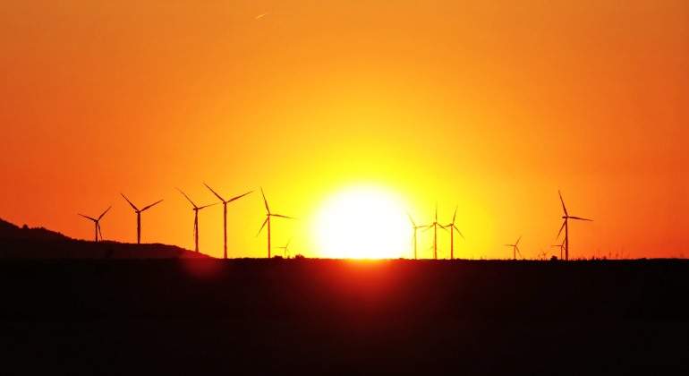 Molinos de vientos al atardecer