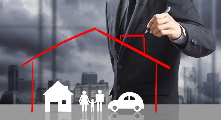 casa-coche-familia-dreamstime.jpg